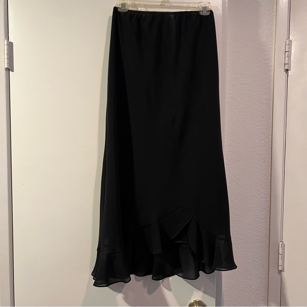 MSK Black Ruffled Hem Skirt